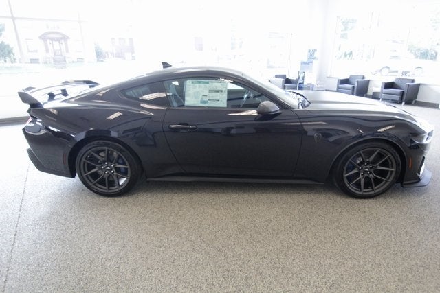 2025 Ford Mustang Dark Horse