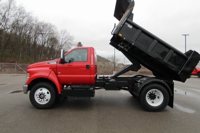 2024 Ford F-750SD Base
