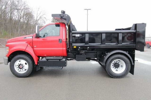 2024 Ford F-750SD Base