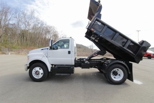 2024 Ford F-750SD Base