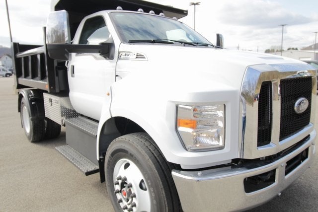2024 Ford F-750SD Base