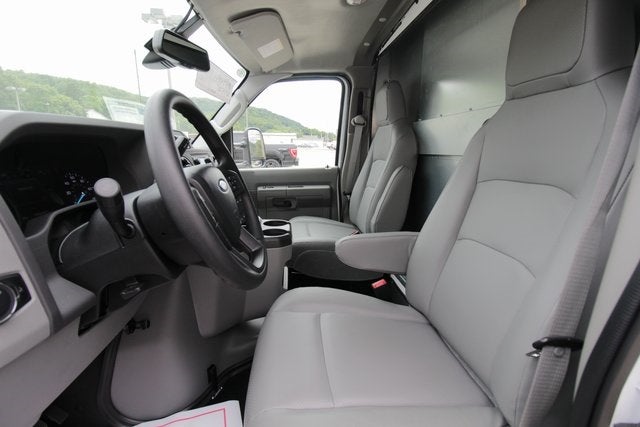 2025 Ford E-350SD Base Cutaway