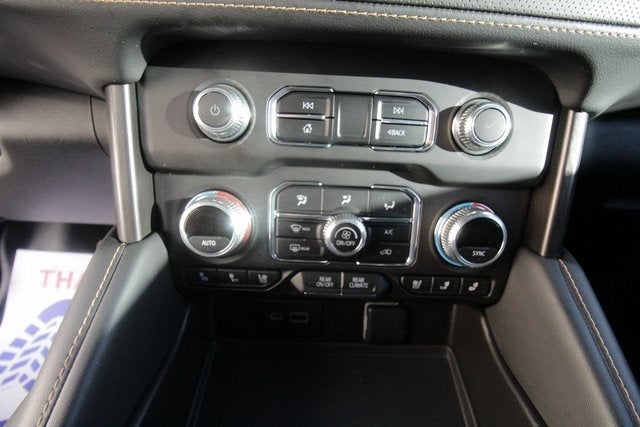 2023 GMC Yukon XL AT4