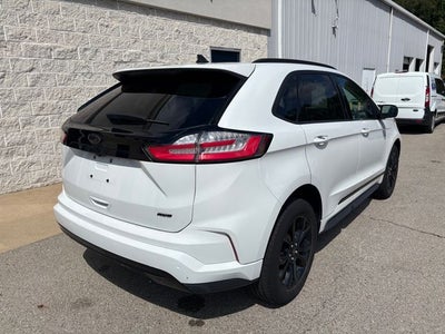 2022 Ford Edge SE