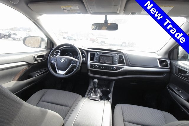 2016 Toyota Highlander LE V6